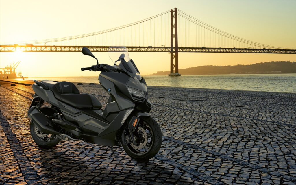 Urban mobilitet fra BMW: Et godt valg som skaper en køfri og enkel hverdag.