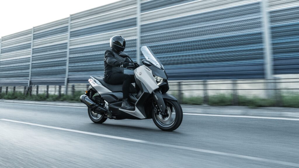 2025 Yamaha XMAX 300