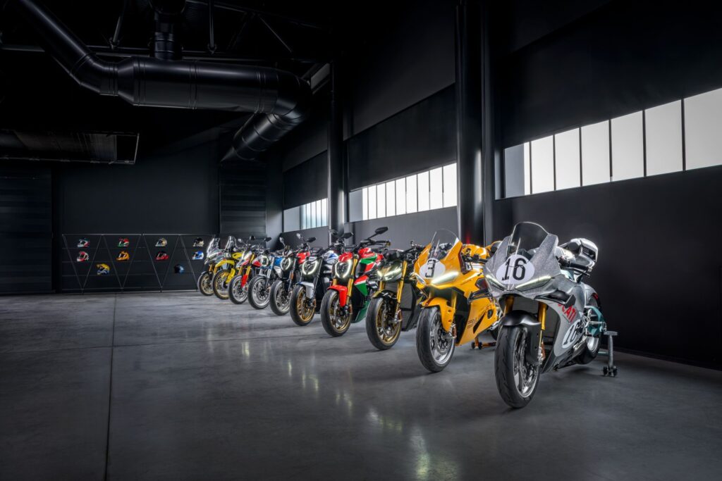 Ducati avduker Collezione 100 og feirer 100 år med Ducati-historie 